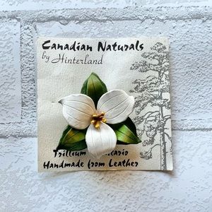 Canadian Naturals Trillium flower pin or brooch